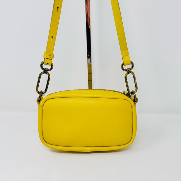 Madewell mini The Leather Carabiner Crossbody Bag In Gilded Chartreuse - Picture 2 of 6